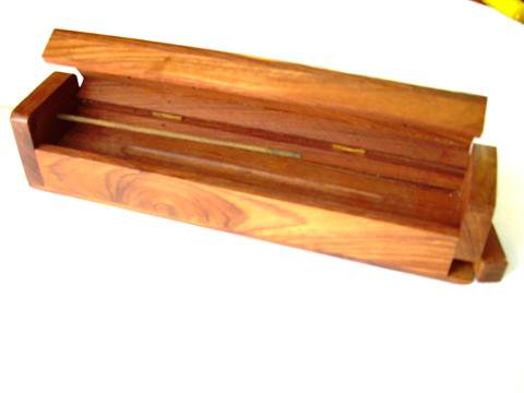 Brûle Encens Bois Avec Réserve