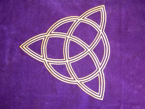Tapis Violet Triquetra
